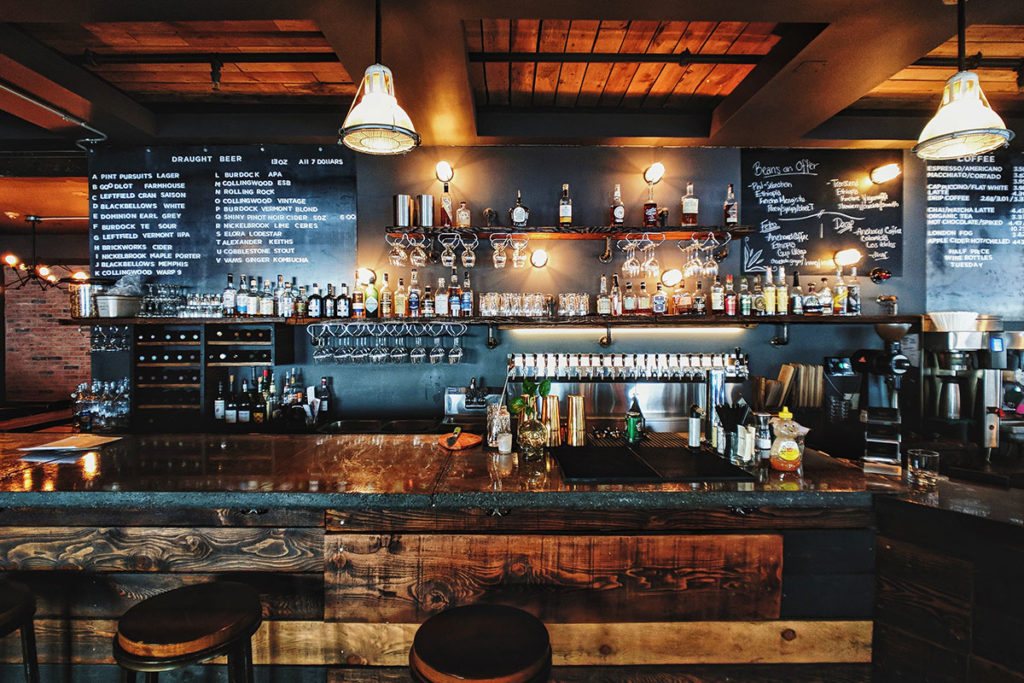 愛犬と一緒に受講するドッグトレーニングから、犬のしつけ、お散歩代行、LINE無料相談、ドッグホテル、ドッグ幼稚園、世田谷を中心に東京23区、神奈川、埼玉へ出張ドッグトレーニングサービスを提供しております。