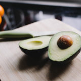 犬にアボカドを食べさせるのは危険!中毒を起こす可能性があるってホント?!